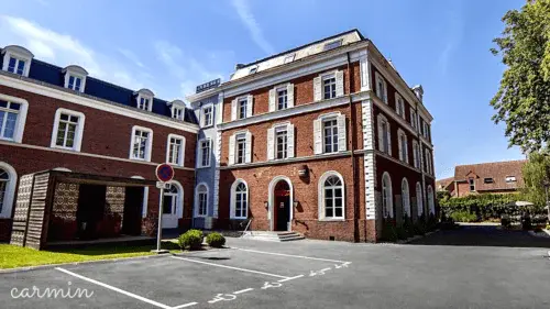 La Maison Rouge