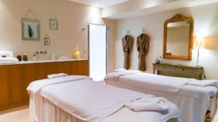 Hôtel le Vallon de Valrugues & Spa