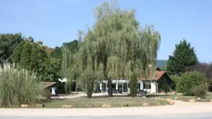 Domaine Des Pierres Dorées