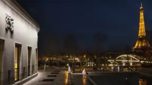 parvis_bas_nuit_8