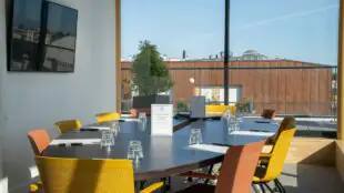 Live & Coworking : Location de bureaux ouverts & fermés, Salles de réunion & Espace événementiel