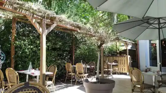 RESTAURANT LES PLATANES