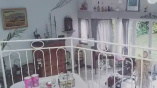 A La Maison
