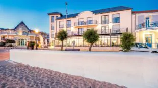 Les Flots - Hôtel et Restaurant - Chatelaillon Plage