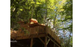 Là-Haut, cabanes perchées